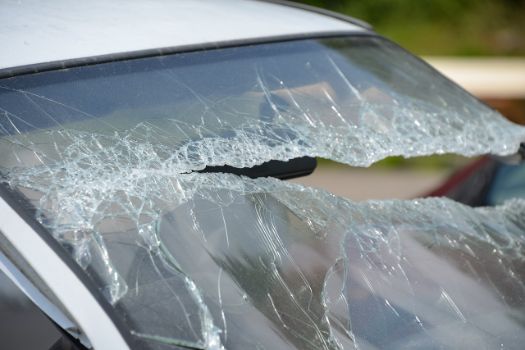 Tips to Save Money on Windshield Replacement